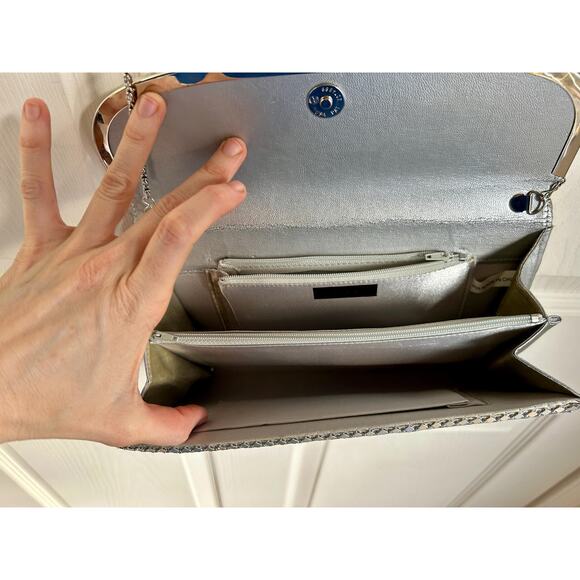 Beautiful Vintage Silver Disco Evening Purse | Silver Mesh Crossbody Bag - Picture 7 of 8